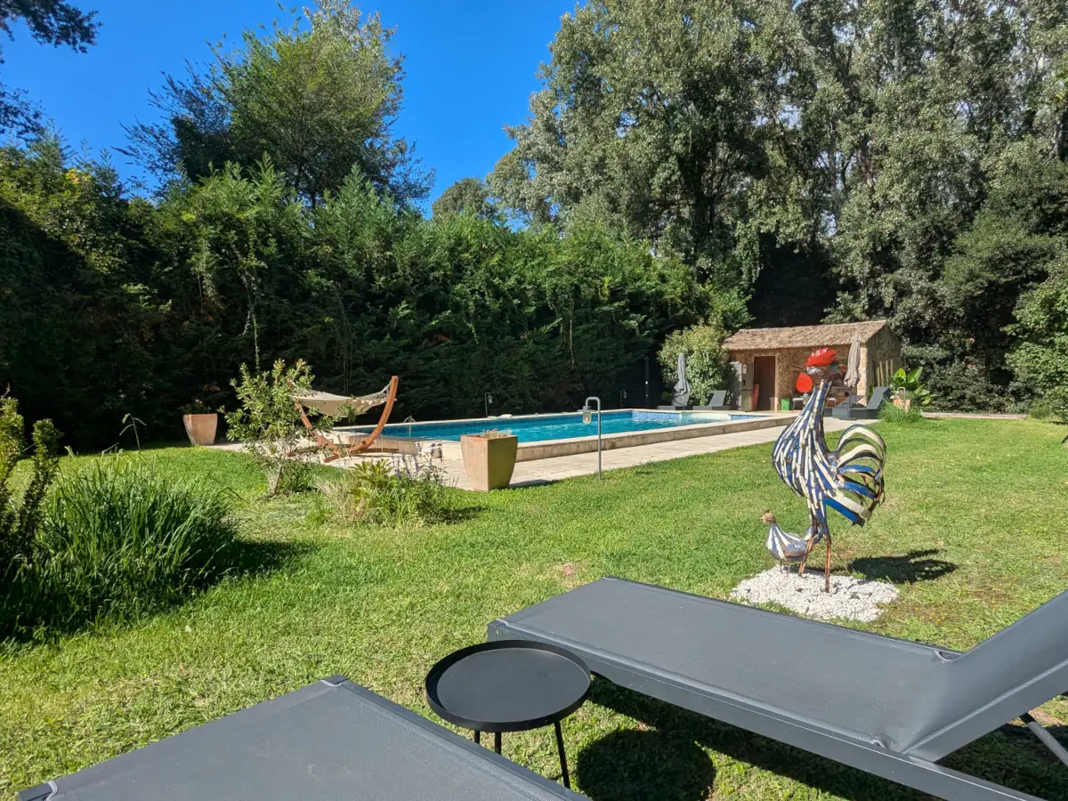 Jardin de la maison d'hôtes le Mas de l'île à Avignon