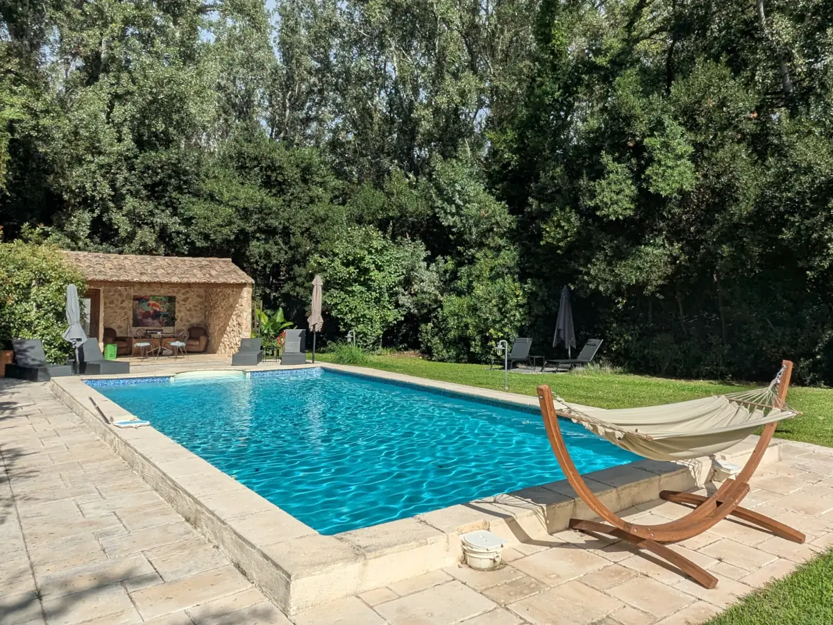 Piscine de la maison d'hôtes le Mas de l'île à Avignon